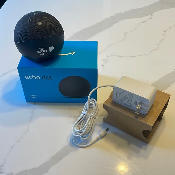 NIB Amazon Alexa Echo Dot Gen 4/5 - Picture 1 of 8